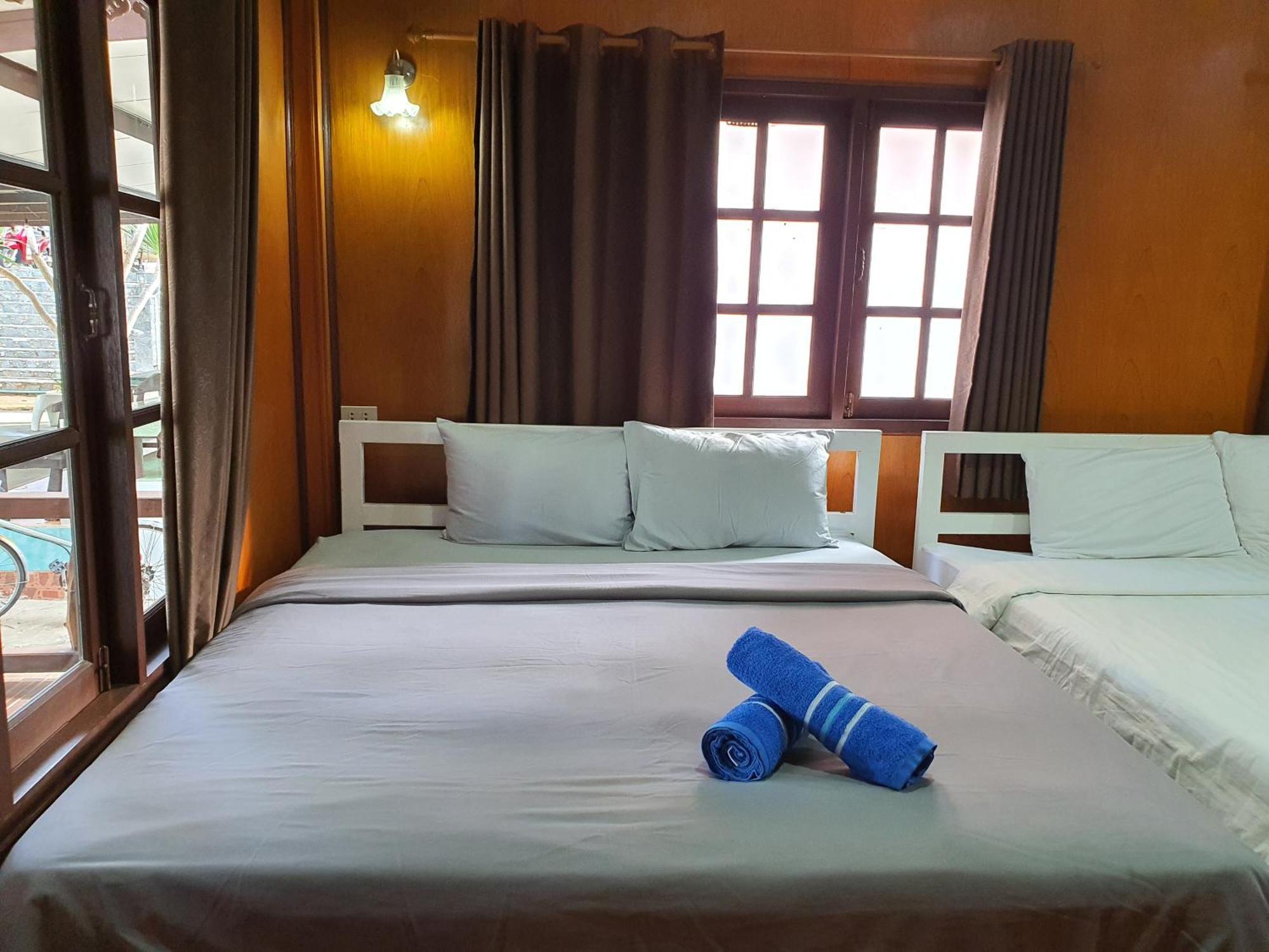 Benjaporn Bungalow Ko Si Chang Quarto foto