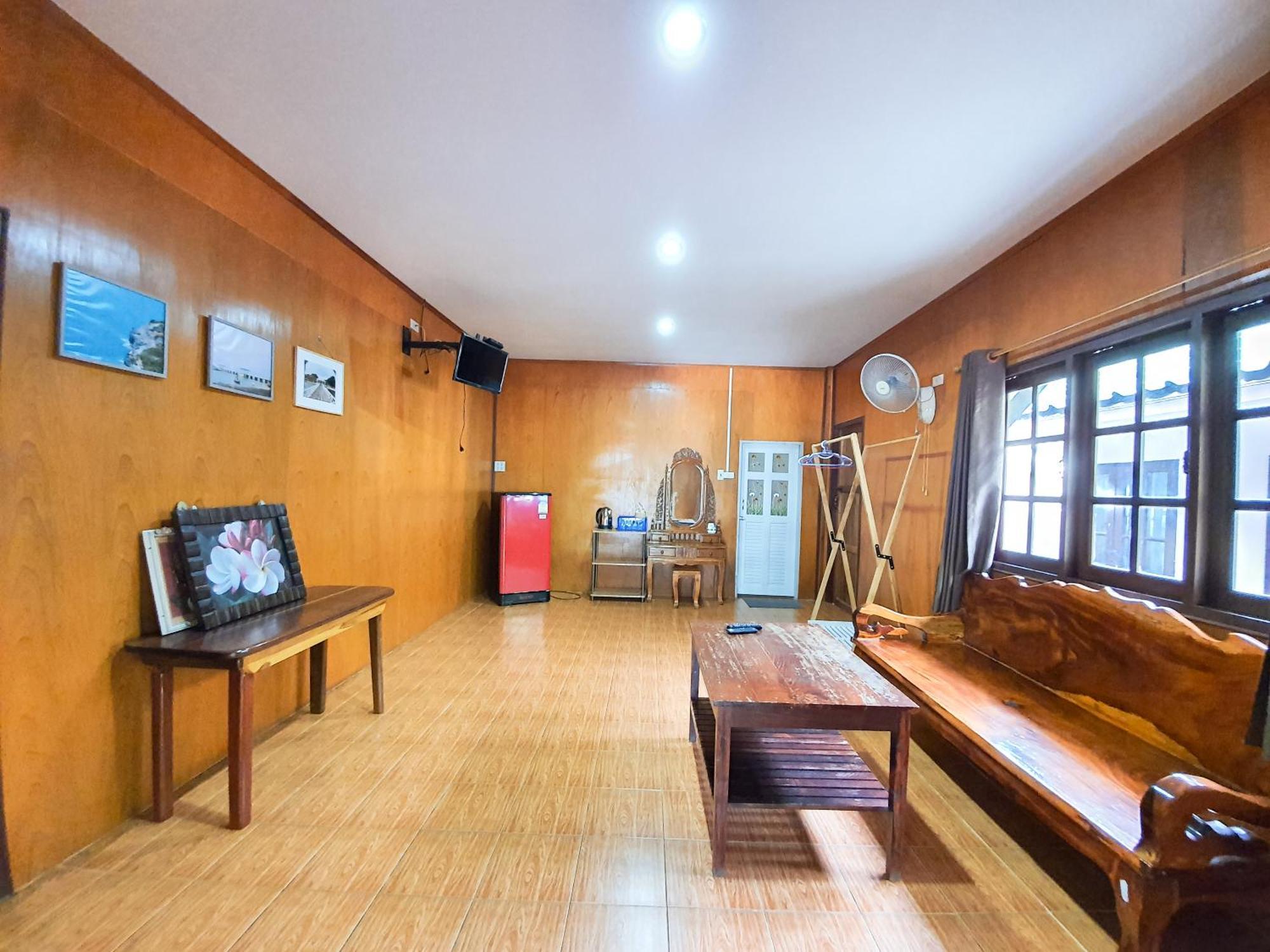 Benjaporn Bungalow Ko Si Chang Quarto foto